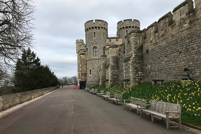 Windsor Castle & Hampton Court Palace: A Royal Saga - Navigating the Tours Logistics