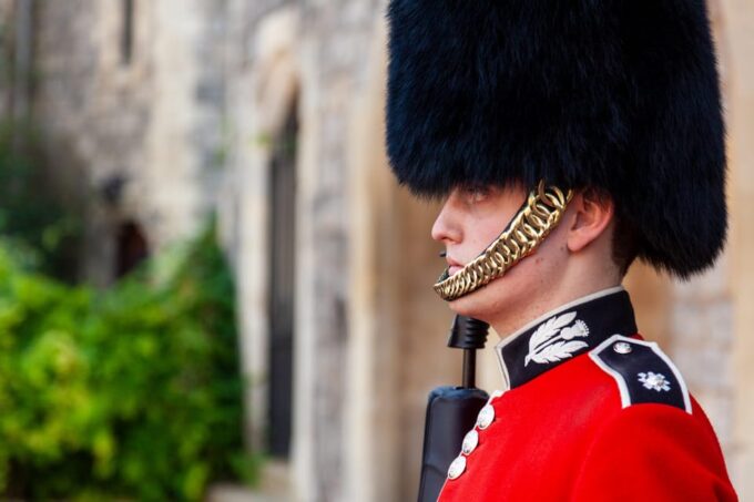 Windsor Castle & Oxford: Private Round-Trip to Top Sights - Private Driver and Vehicle