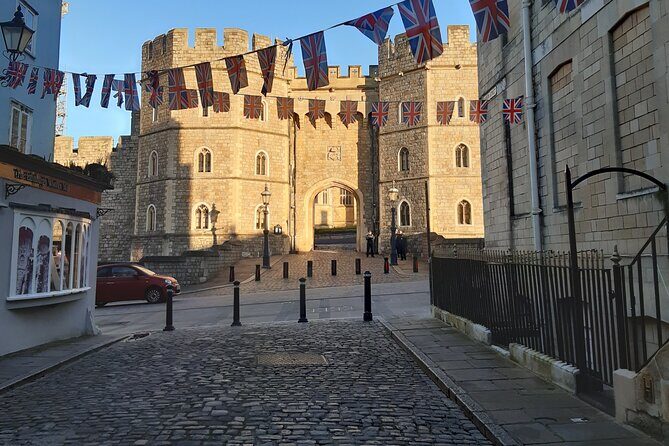Windsor Castle Private Walking Tour with Accredited Expert Guide - A Detailed Look at What You’ll Experience
