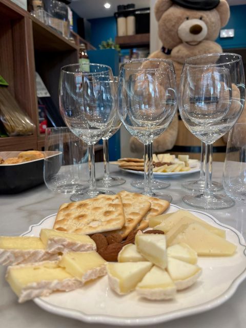 Wine &Cheese Tasting Near Tour Eiffel - 3 Wines - 3 Cheeses - Key Points