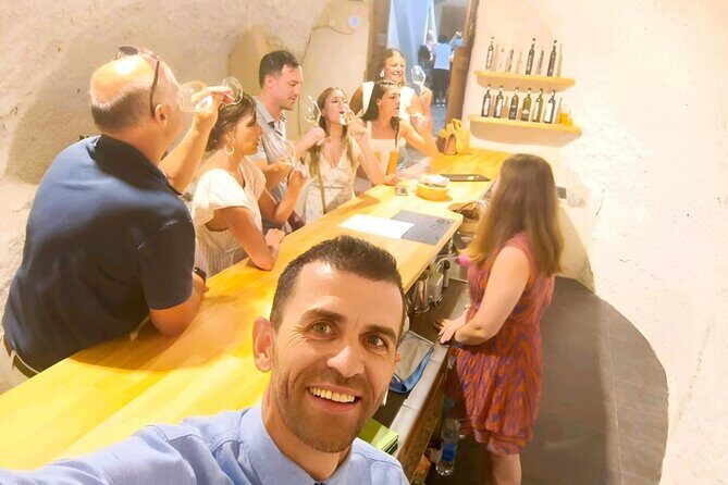 Wine Tasting & Highligh Experience in Santorini - Itinerary Breakdown: From Vineyards to Vista Points