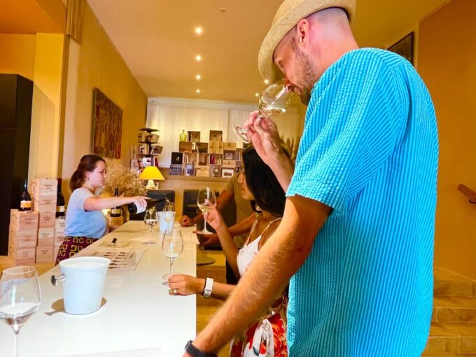 Wine Tasting in Châteauneuf Du Pape - Customer Reviews