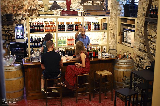 Wine Tasting in Historical Center of Lazise - Wine and Food Pairing Suggestions