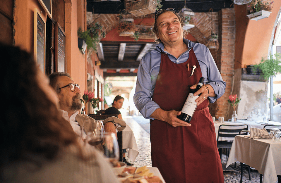 Wine Tasting Near the Aquarium of Genoa - Pairing Wines With Genoese Cuisine