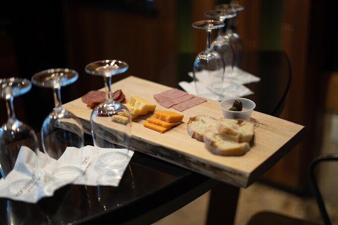 Wine Tour with Lunch in Niagara-on-the-Lake - An Authentic Niagara-on-the-Lake Wine Journey