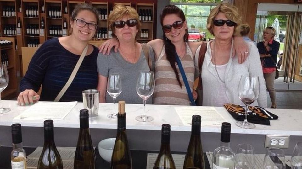 Wine Tour With Lunch Niagara on the Lake - Key Points