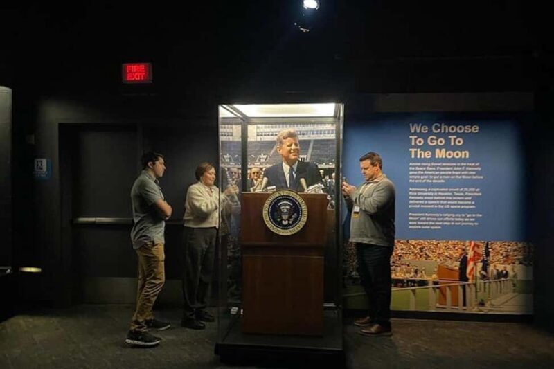 World Cup: Houston NASA Spanish Tour Guide & Tunnel Tour - Key Points