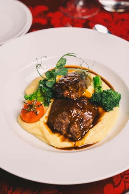 WOW Porto: Fado Show & Dinner Experience - An Evening of Music and Flavour: What to Expect