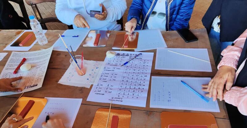 Write your name in linear B, the first writing in Europe - An In-Depth Look at the Experience