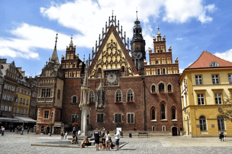 Wrocaw: Christmas Market and City Highlights Walking Tour - Exploring Wrocław’s Christmas Charm