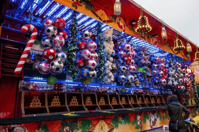 Wrocaw: Christmas Market and City Highlights Walking Tour - Architectural Highlights and Religious Sites