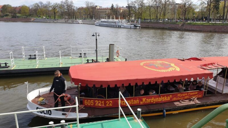 Wrocaw: Gondola cruise with a guide (1 hour) - Exploring Wrocław from the Water: A Detailed Review