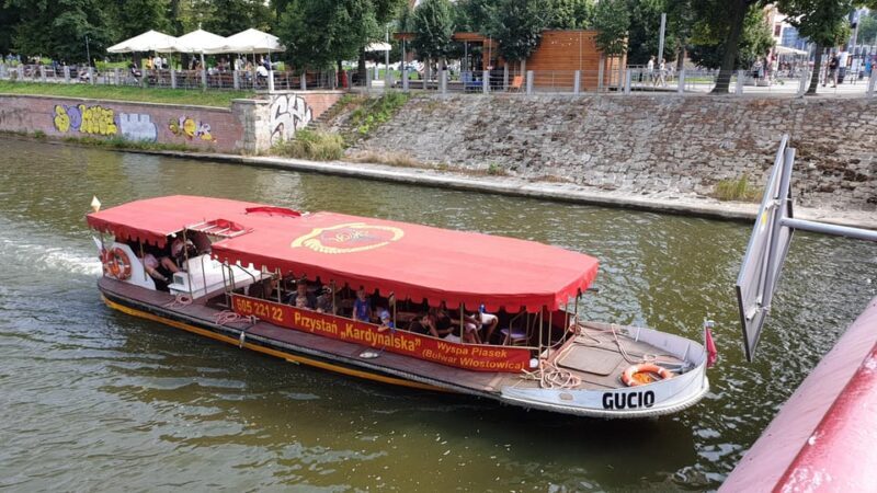Wrocaw: Gondola cruise with a guide (1 hour) - FAQs