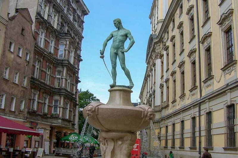 Wroclaw: 3-Hour City WalkingTour with University & Cathedral - FAQs
