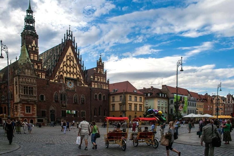 Wroclaw: Old Town, Ostrów Tumski, and Dwarves Guided Tour - Key Points