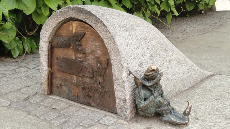 Wroclaw: Old Town, Ostrów Tumski, and Dwarves Guided Tour - Discovering Wroclaw’s Historic Heart