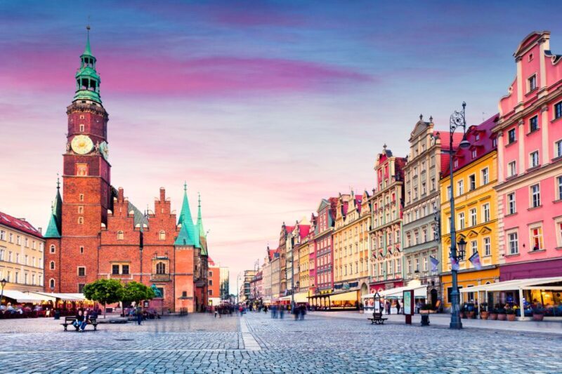 Wroclaw: Private Old Town Guided Walking Tour (2 h) - Discovering Wroclaw’s Old Town