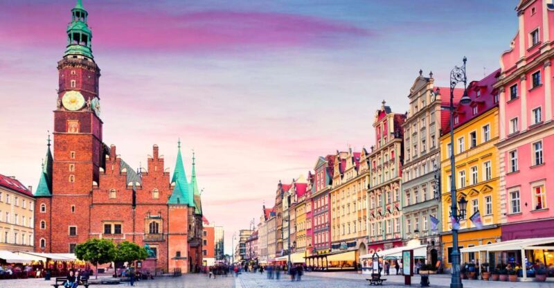 Wroclaw: Private Old Town Guided Walking Tour (2 h) - Scenic Walks Along the River Oder & Local Flavor