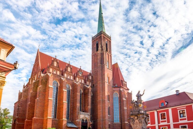 Wroclaw: Private Old Town Guided Walking Tour (2 h) - Value and Price