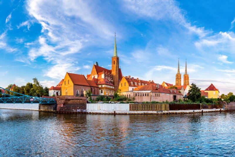 Wroclaw: Private Old Town Guided Walking Tour (2 h) - Who Should Book This Tour?
