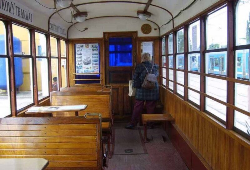Wroclaw: Private Tour by smal Historic Tram (1,5h, 16 seats) - Key Points