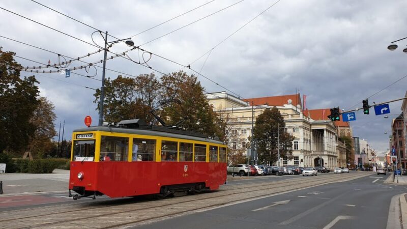 Wroclaw: Private Tour by smal Historic Tram (1,5h, 16 seats) - An In-Depth Look at the Experience