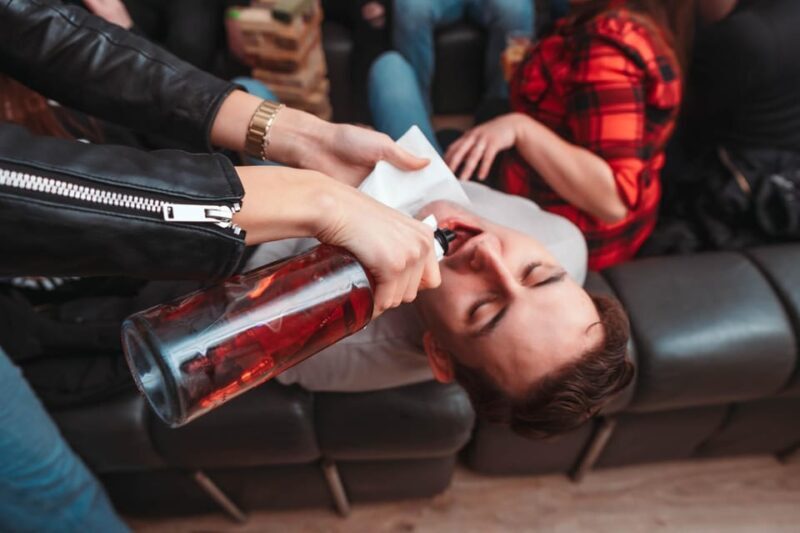 Wroclaw: Pub Crawl with Unlimited Drinks and VIP Club Entry - Who Should Consider This Tour?