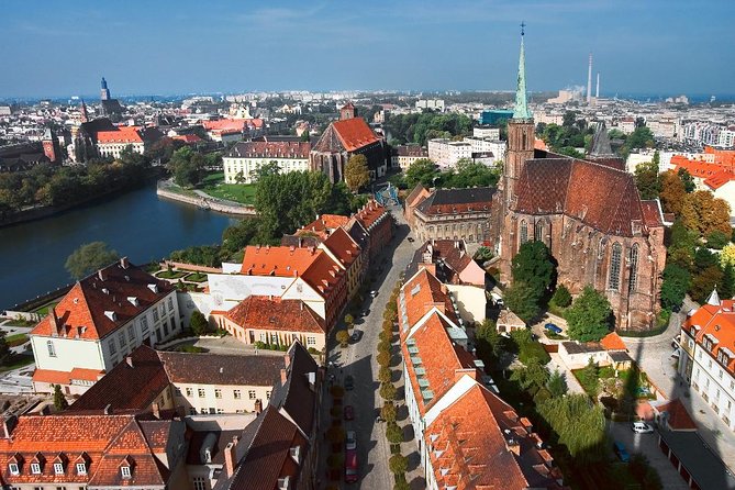 Wroclaw Small Group Tour With Lunch and Entrance Fees From Warsaw - Accessibility