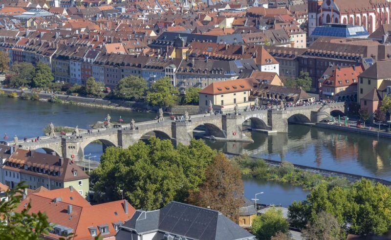 Würzburg: Express Walk with a Local - Why This Tour Works Well