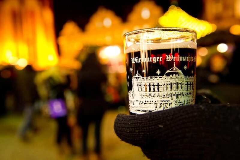 Würzburg: Würzburg Christmas walk (incl. mulled wine voucher) - The Sum Up
