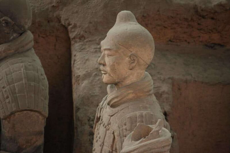 Xi'an: Terracotta Army Mini Group or Private Tour - Discovering the Terracotta Army: A Review of the Mini Group and Private Tours in Xian