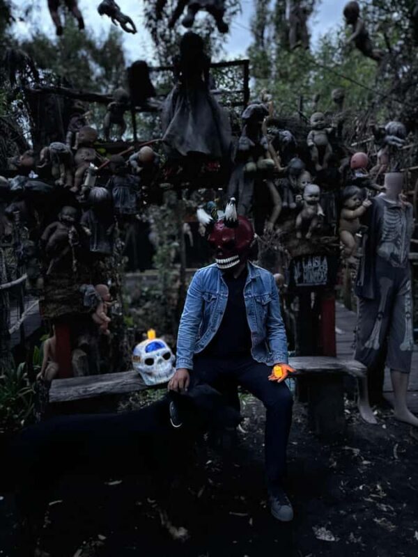 Xochimilco: Isla de las Muñecas Games and Drinks Tour - Visiting the Island of the Dolls: A Spooky Cultural Icon