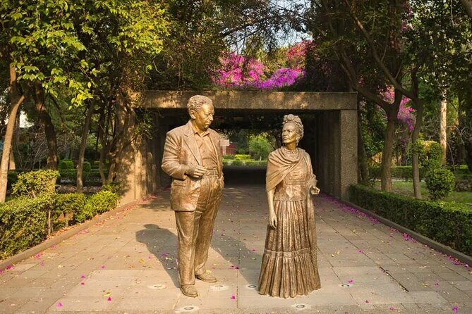 Xochimilco The island dolls and Axolotl museum from Mexico City - FAQ