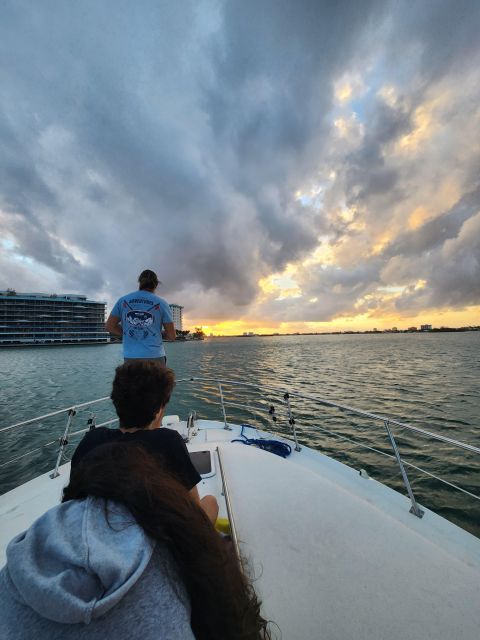 Yacht Cruise Biscayne Bay, Miami Beach and Sand Bar. 40Ft - Inclusions