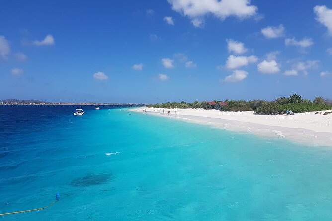 Yacht Tour With Local Guide & Snorkeling Activities - Customer Service Insights