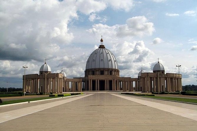 Yamoussoukro - Largest Cathedral in the World (Francais or English) - Good To Know