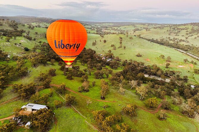 Yarra Valley Balloon Flight + Breakfast & Melbourne Pickup - Key Points
