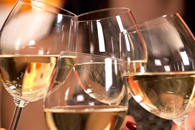 Yarra Valley Wine Tour inc lunch with a glass of wine, tastings and chocolate - Practical Details and Tips