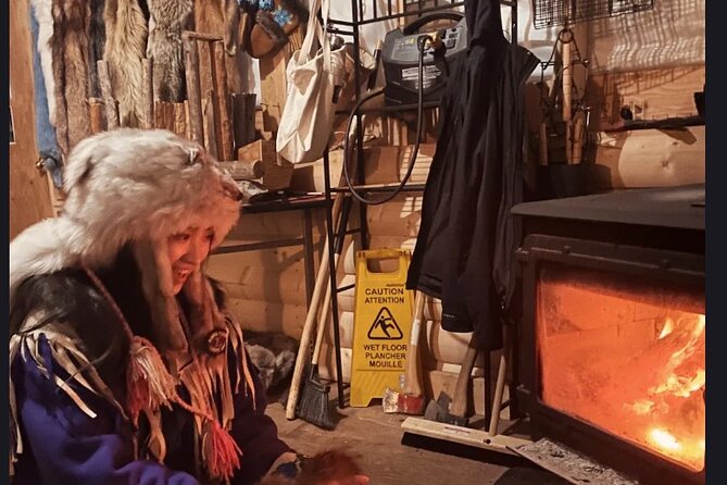Yellowknife Aurora Viewing at Aurora Lodge + Aurora Hunting - Recommendations for a Personalized Experience