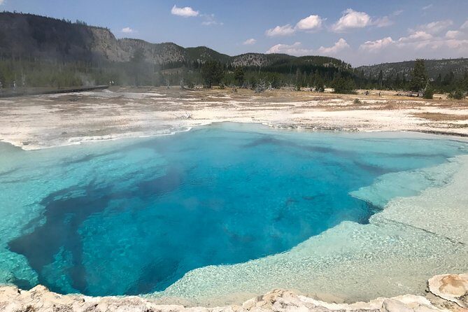 Yellowstone National Park Group Tour - Key Points