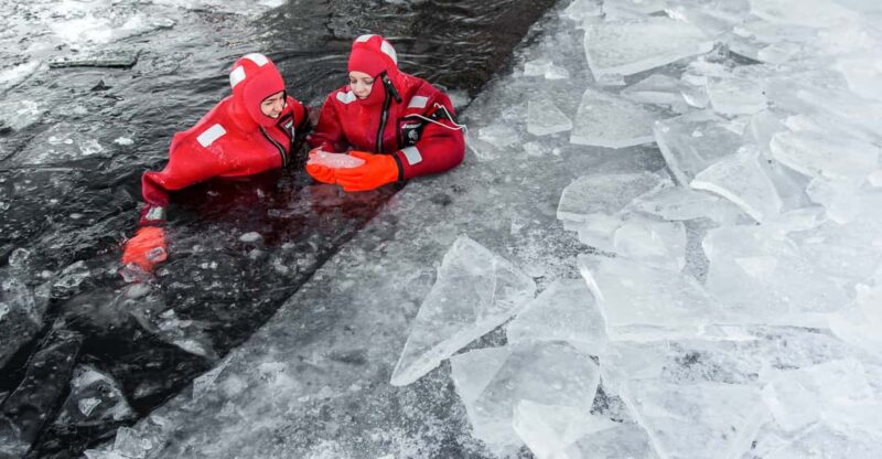 Ylläs: Lake Ylläsjärvi Ice-Floating Experience - Booking Information