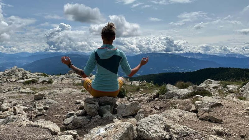 Yoga at the "Stoanamandl" viewpoint followed by brunch - Practical Details and What to Expect