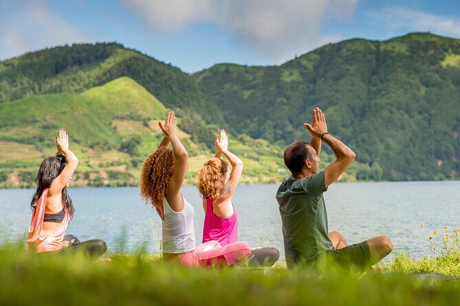 Yoga in Private Stand Up Paddle at Lagoa das Sete Cidades - An In-Depth Look at the Experience