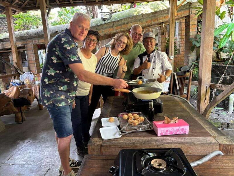 Yogyakarta : 3 Hours VIP Cooking Class Include Market Tour - Key Points