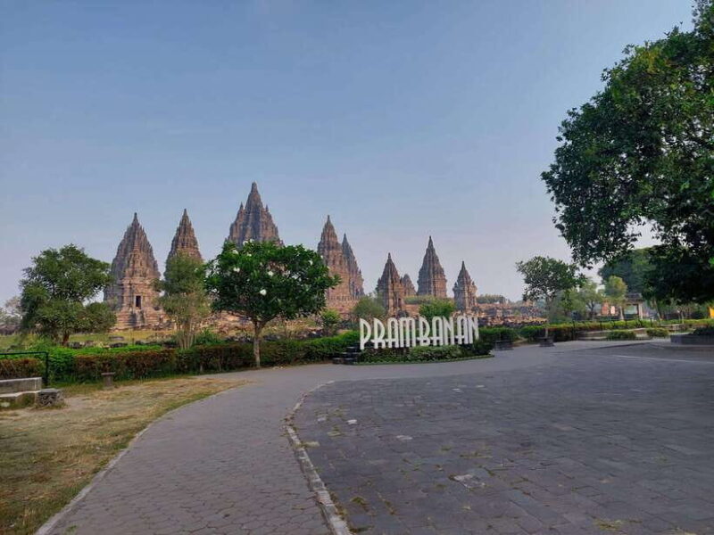 Yogyakarta: Borobudur 4-day Private Tour Excursion - Detailed Review of the 4-Day Yogyakarta Tour
