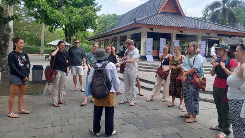 Yogyakarta: Borobudur and Prambanan tour - FAQ