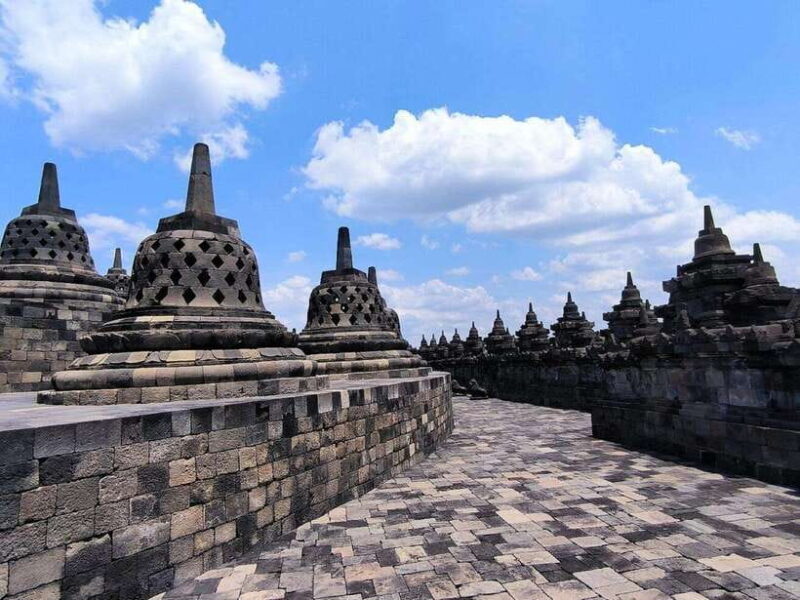 Yogyakarta : Borobudur (Climb) Afternoon Guided and transfer - The Sum Up  