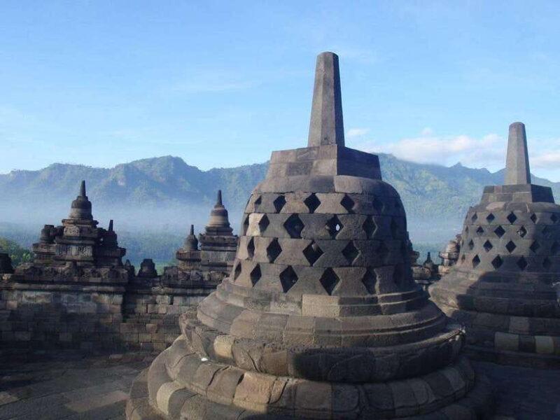 Yogyakarta: Borobudur Climb and VW Safari Tour - Key Points