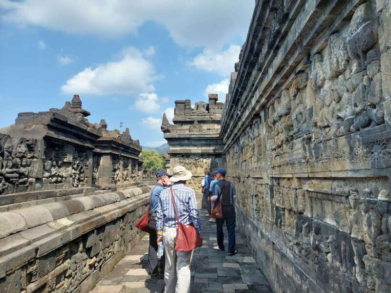 Yogyakarta: Borobudur Climb Up and Prambanan Temple Day Tour - A Complete Review of the Borobudur and Prambanan Day Tour