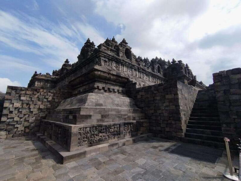Yogyakarta: Borobudur Half-Day Tour with Climb up Access - What Makes This Tour Stand Out